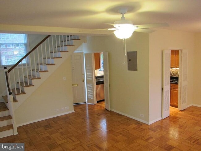 Building Photo - 3601 Greenway Pl