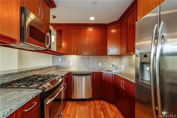 Foto principal - 556 State St