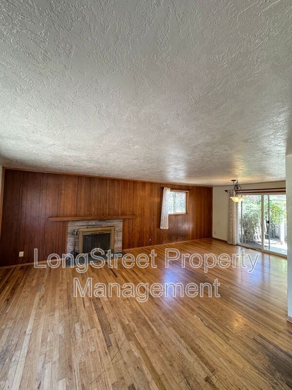 Building Photo - 720 SW 53rd St