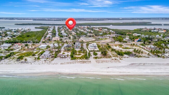 Building Photo - Stunning Annual Rental: Luxury Coastal Liv...