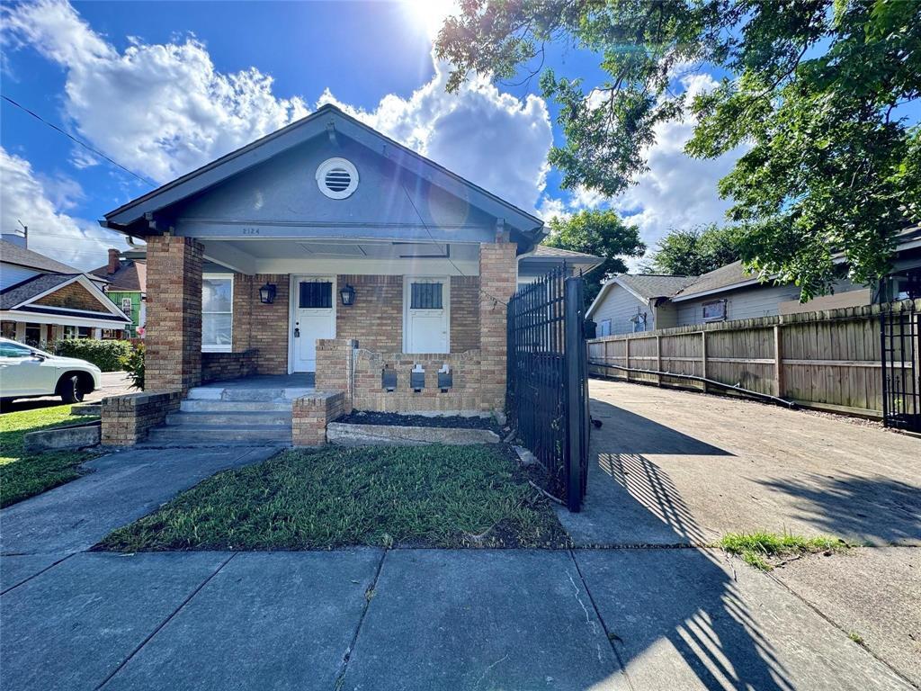 Primary Photo - 2124 Gano St