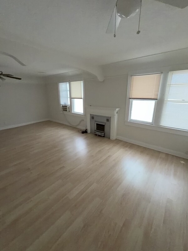 Photo - 2904 W Chestnut St Apartment