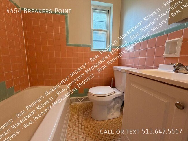 Foto del edificio - 4454 Breakers Point