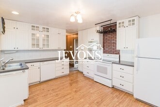 Building Photo - 913 N 16th Ave