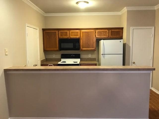 Building Photo - 501 Sally Ln
