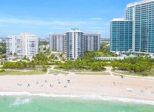 Building Photo - 10275 Collins Ave