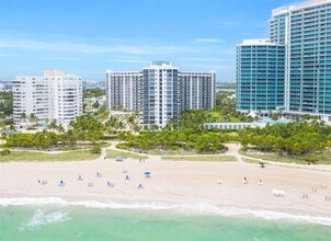 Building Photo - 10275 Collins Ave