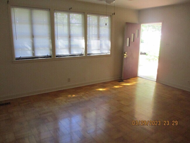 Foto del edificio - 1009 W Society Ave
