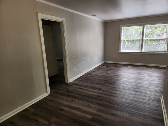 Foto del edificio - Riverdale Bungalo