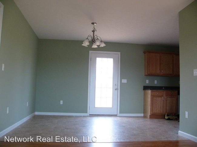 Building Photo - 3 br, 2.5 bath House - 220 Blueridge Way