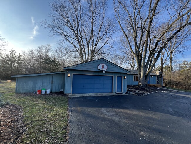 Building Photo - 7836 Indian Lake Rd