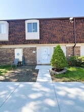 Building Photo - 15566 Dupage Blvd