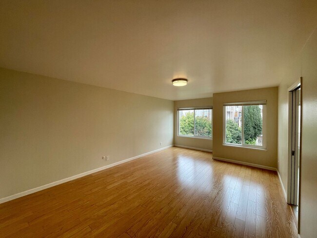 Foto del edificio - 438 25th Ave