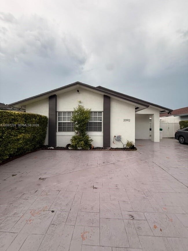 Building Photo - 20912 SW 118th Ave
