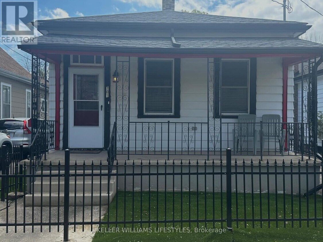 Photo principale - 701 Little Grey St