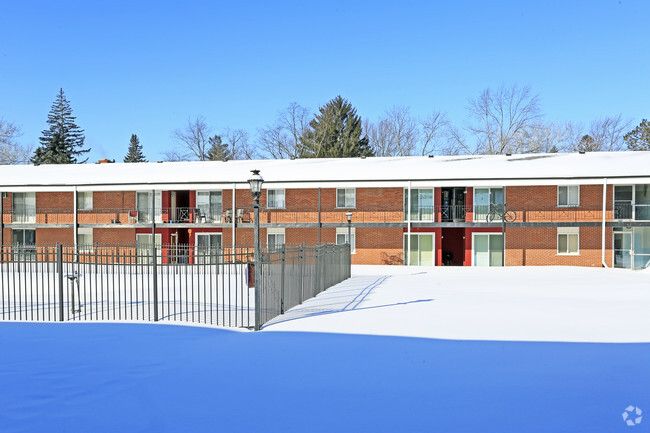 Building Photo - Farmington Plaza Apartments