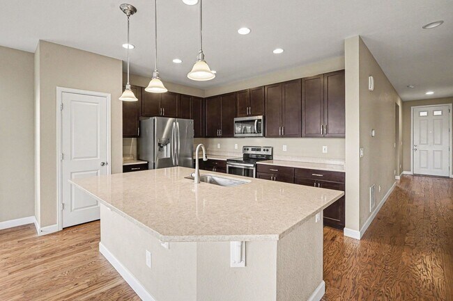 Building Photo - 3 Bed 2 Bath Ranch Home with Den and Large Unfinished Basement