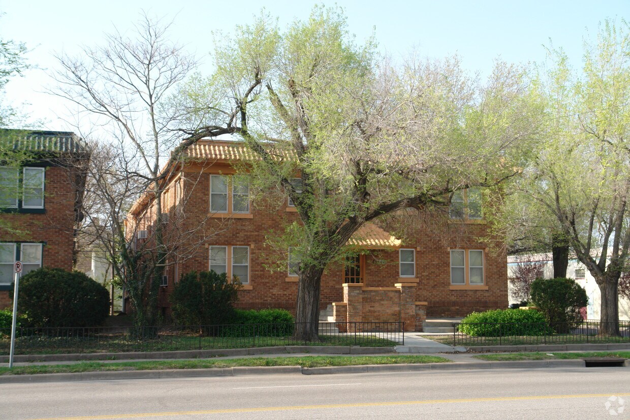 2501 E Douglas Ave, Wichita, KS 67211 Apartments Wichita, KS
