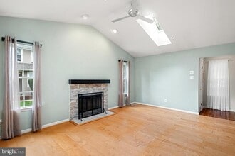 Building Photo - 543 Astor Square
