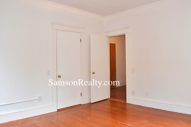 Building Photo - 206 Slater Ave