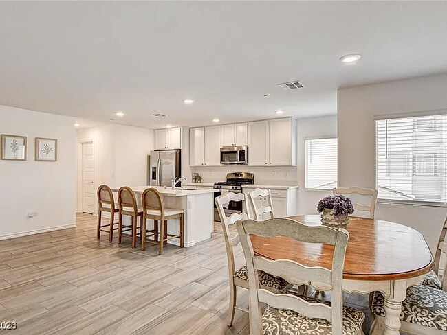 Foto del edificio - 3546 Reserve Ct