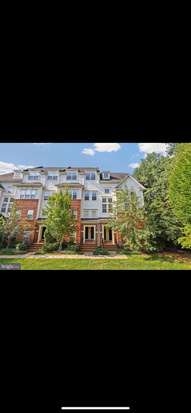Building Photo - 7072 Little Thames Dr