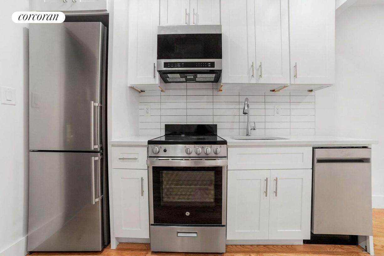 Foto principal - 337 E 54th St