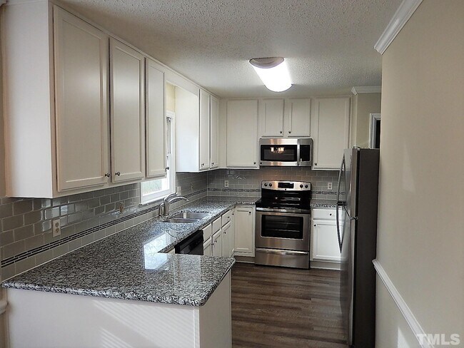 Building Photo - 502 Tyler Run Dr