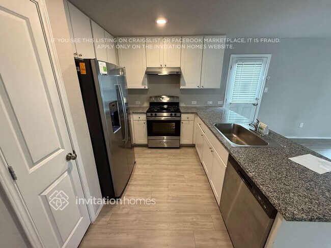 Foto del edificio - 7251 Lincoln Trce