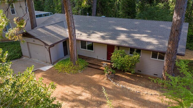 Building Photo - 10752 Footwall Dr