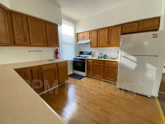 Building Photo - 421 Kirk Ave