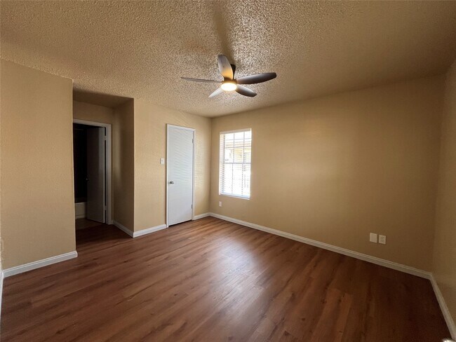 Foto del edificio - 2750 Holly Hall St