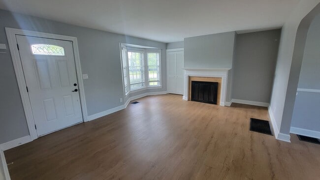Building Photo - 4305 Briarwood Rd