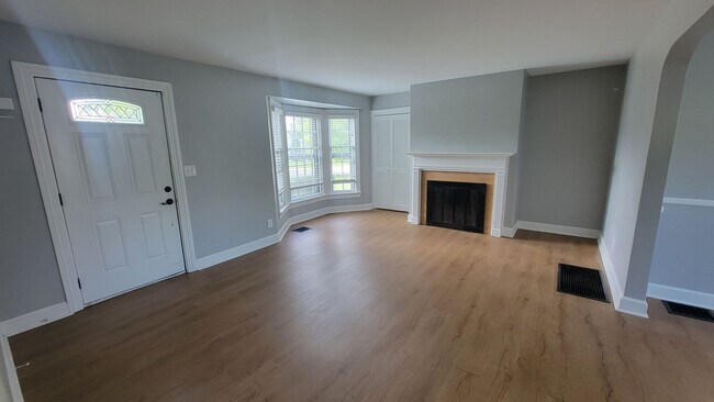 Foto del edificio - 4305 Briarwood Rd
