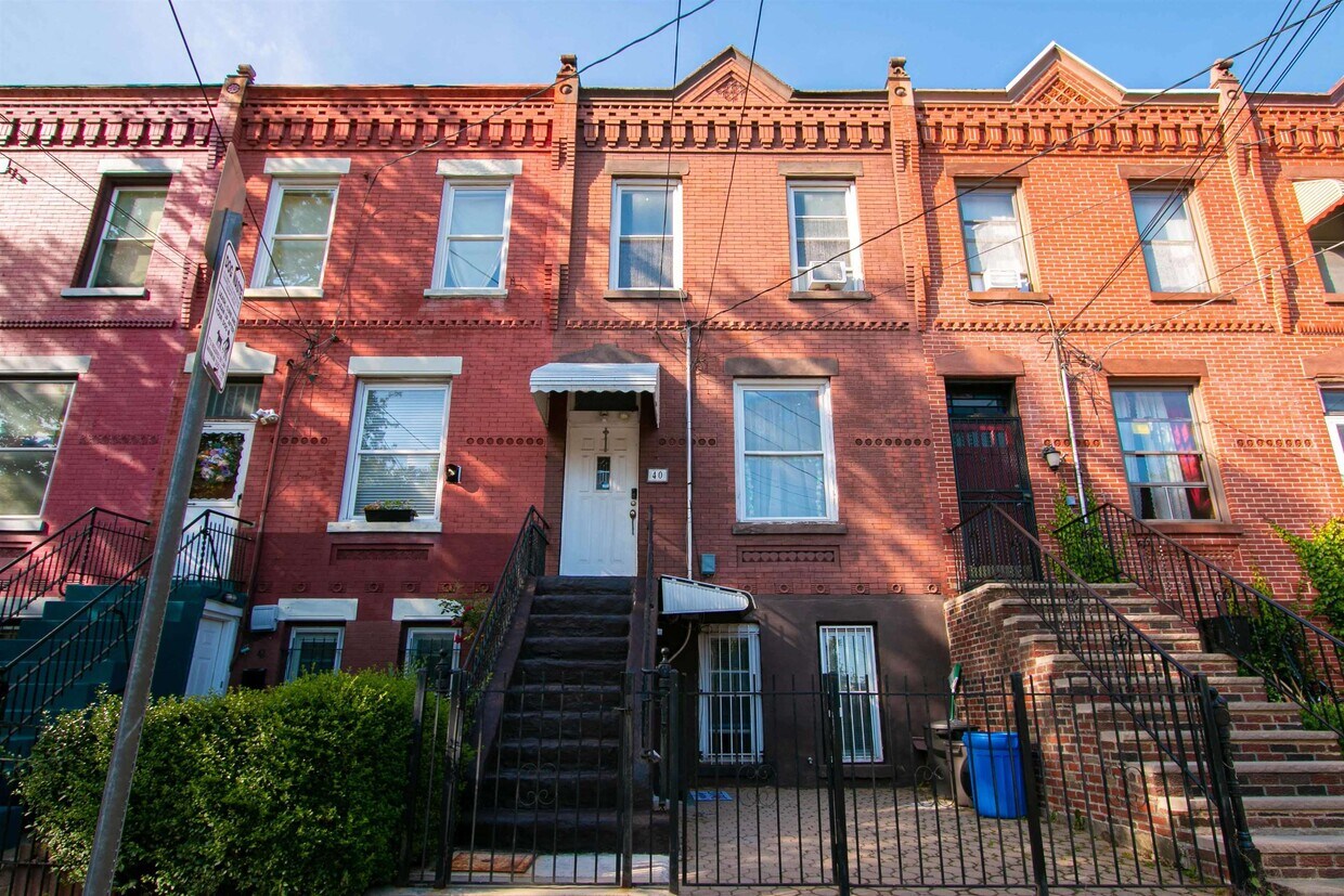 Primary Photo - 40 Astor Pl