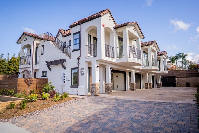 Building Photo - Stunning Luxury Townhome in Encinitas