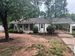 Building Photo - 710 Parkins Mill Rd