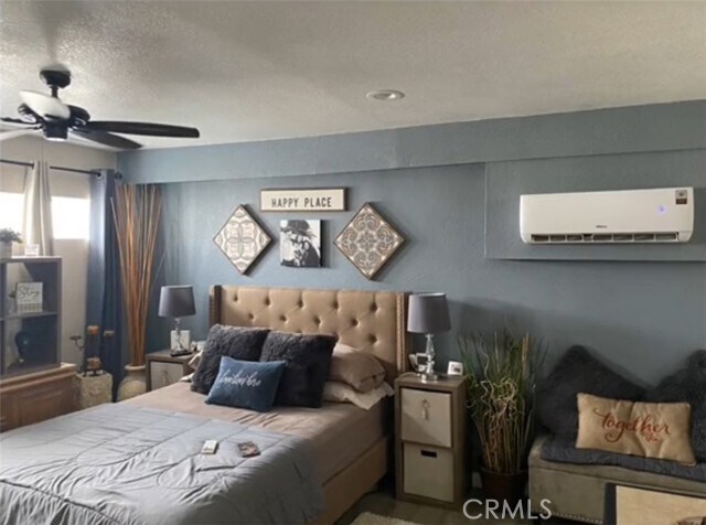 Foto del edificio - 10925 Cochran Ave