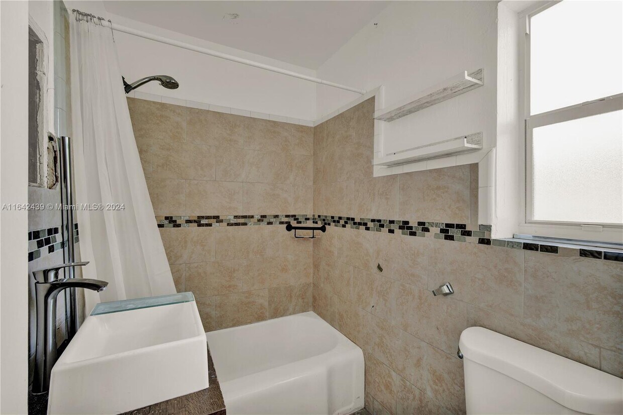 Foto del edificio - 704 84th St