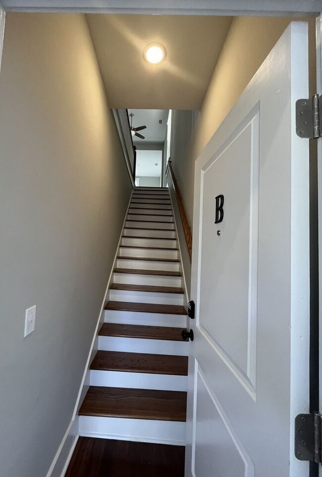 Building Photo - Spacious 3BR/2BA Apartment – Perfect for SCAD Students!