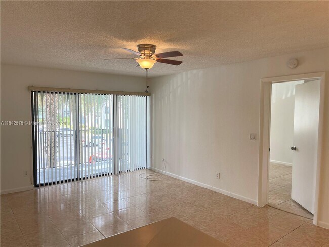 Foto del edificio - 9266 W Atlantic Blvd