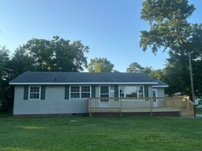 Building Photo - 312 Wood Haven Dr