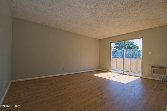 Building Photo - 3949 Clear Acre Ln