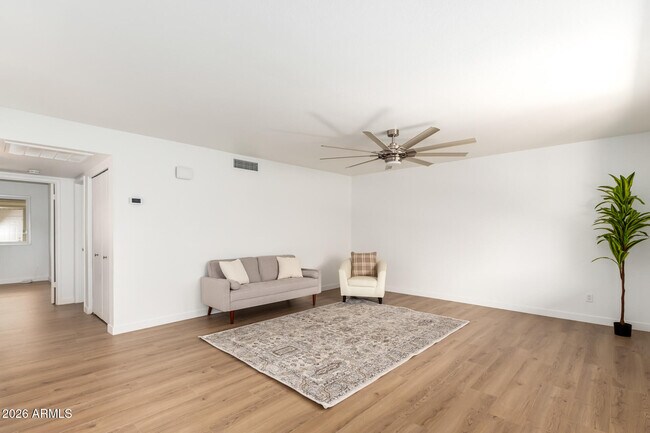 Foto del edificio - 1224 N 85th Pl