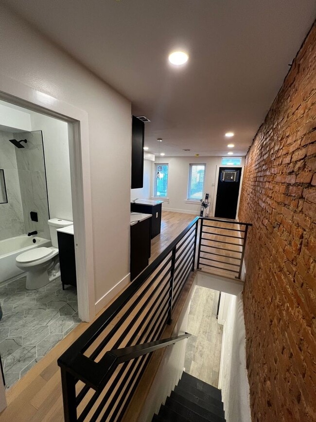 Building Photo - 124 N Felton St