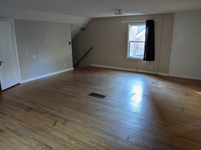 Building Photo - 16611 Lauder St