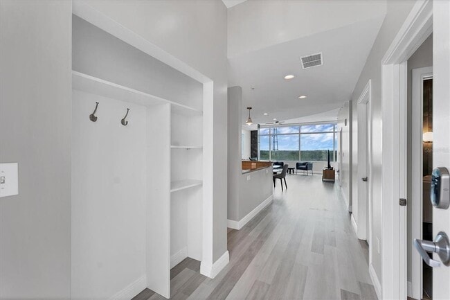 Foto del edificio - 525 E Jackson St