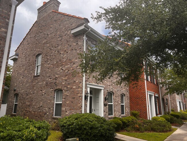 Foto del edificio - Now Available! Luxury three-bedroom townhome in St. James Square in Myrtle Beach.