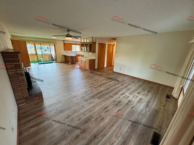 Building Photo - 1301 Kayu Ln
