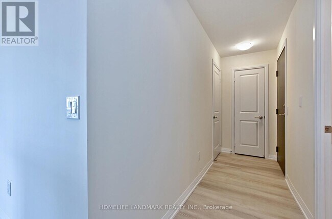 Photo du bâtiment - 3270 Sheppard Ave E